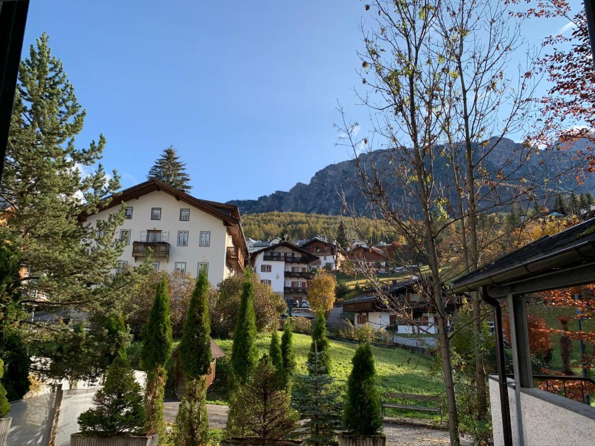 Hotel Serena Cortina Кортина-д'Ампеццо Экстерьер фото